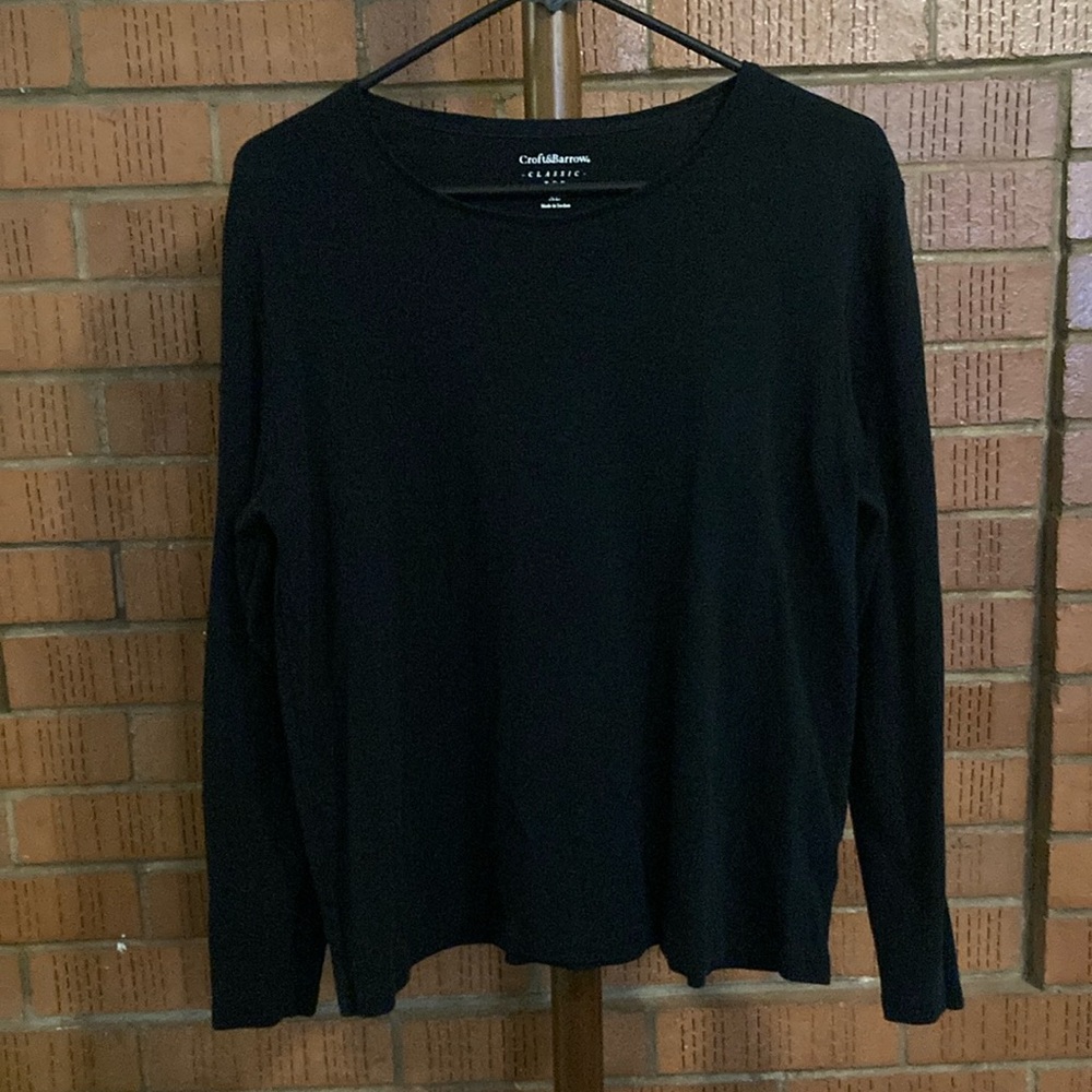 Croft & Barrow Black Sleeve long tee.